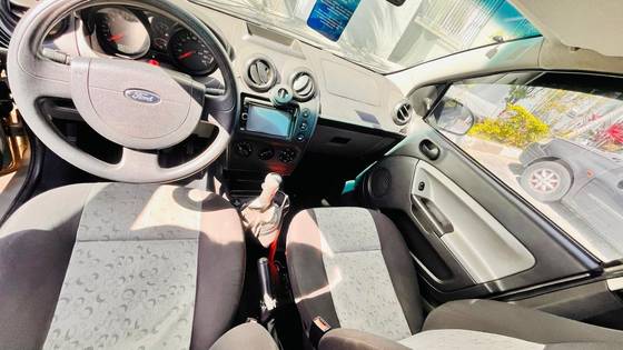 FORD FIESTA 1.0 MPI HATCH 8V FLEX 4P MANUAL FORD FIESTA 1.0 MPI HATCH 8V FLEX 4P MANUAL